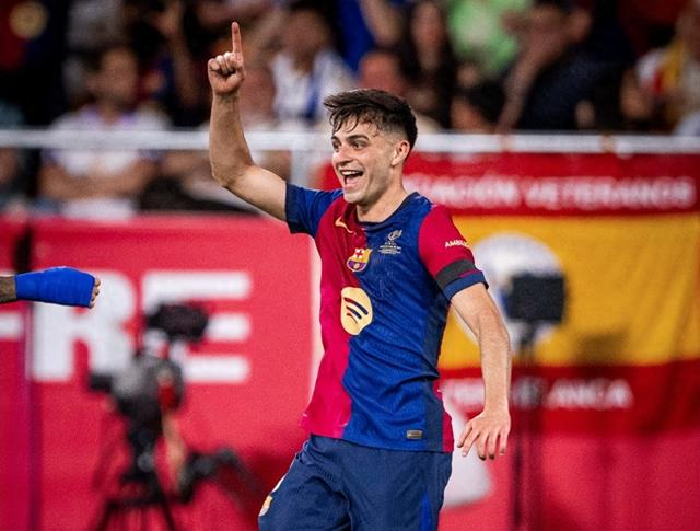 杨毅表示，中国男篮难以重返亚洲巅峰！篮球评论员杨毅的犀利观点引发热议