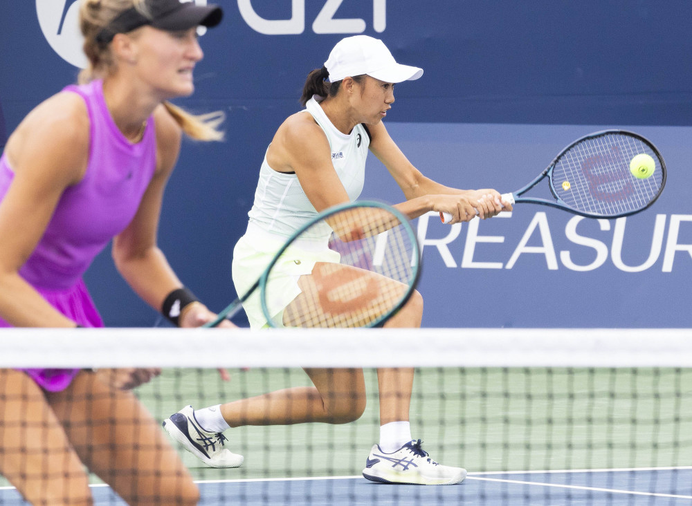 浓墨重彩地 浓墨重彩地