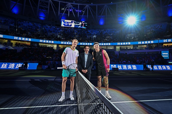 载着万众期 载着万众期