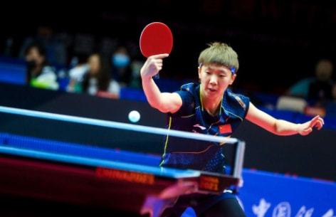 硬地场地的 硬地场地的