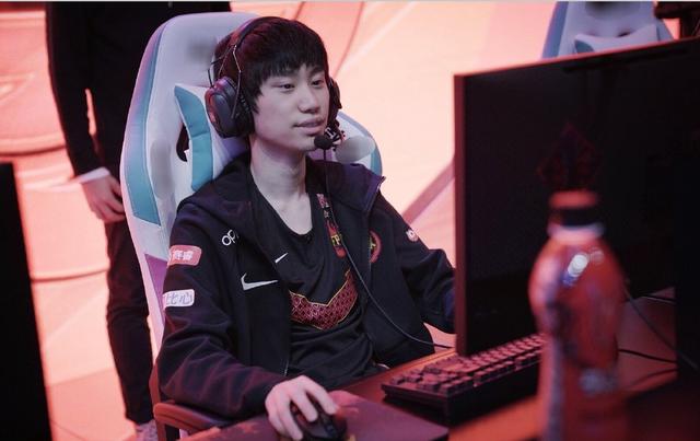 8次助攻和 8次助攻和